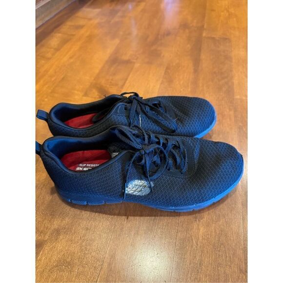 Women’s Skechers slip resistant sneakers size 9 - Picture 1 of 5